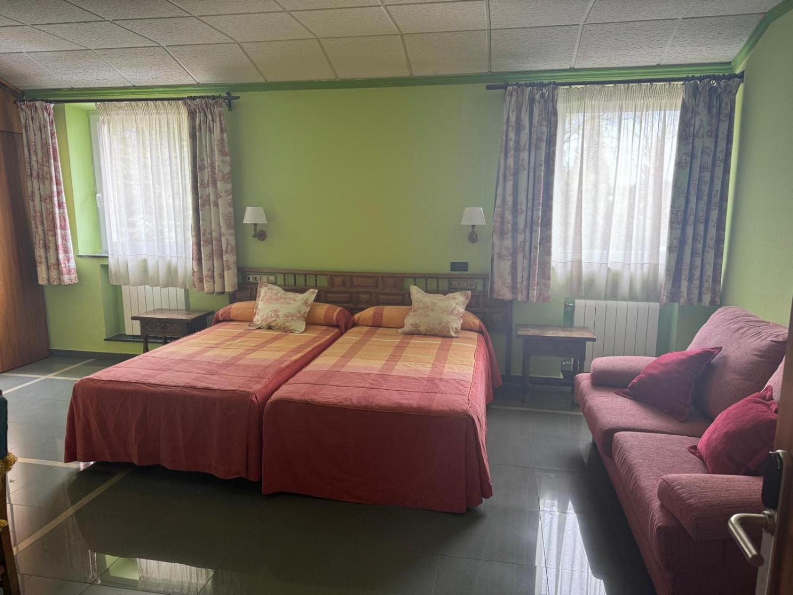 Real Hotel กัวร์โด ภายนอก รูปภาพ